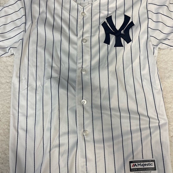 Youth Majestic New York Yankees #18 Didi Gregorius “Sir Didi” Jersey - Picture 5 of 6